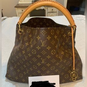 Louis Vuitton Artsy MM